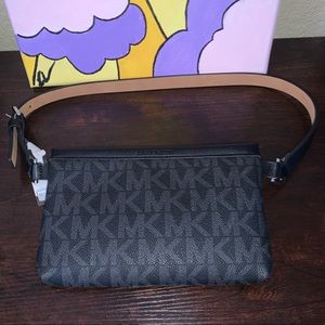 Micheal Kors Fanny pack